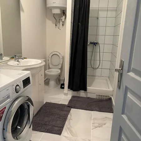 Apartament T2 4 Couchages 15 Minutes De Valras 5 Minutes Du Centre *